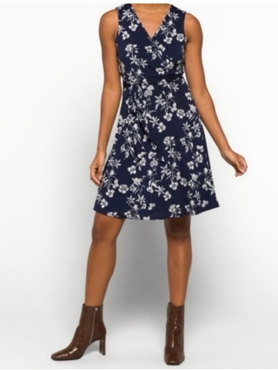 41 Hawthorn Dresses & Skirts - 41 Hawthorn Navy and White Floral Faux Wrap Dress  - Size: Medium